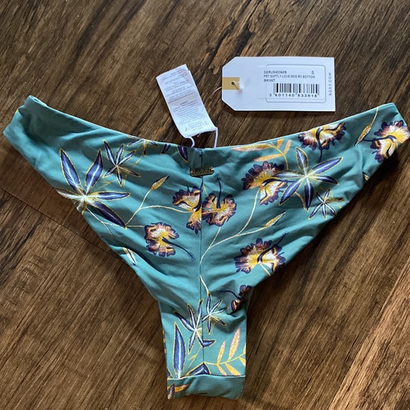 NWT ROXY softly love reversible swim bottoms size S - Picture 2 of 4